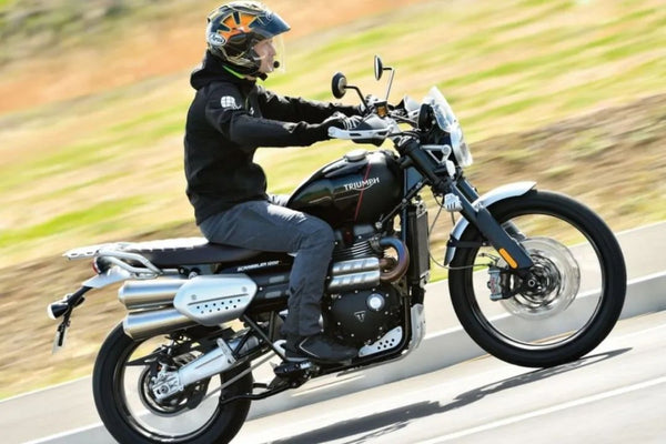 The British gentleman who doesn't refuse to play in the mud - Triumph SCRAMBLER 1200 XC