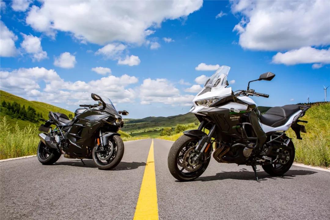 Kawasaki H2 SX and Versys 1000 take you to experience a different jour ...