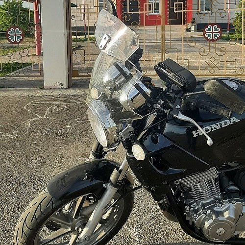 Universal Clip-On Windshield Deflector